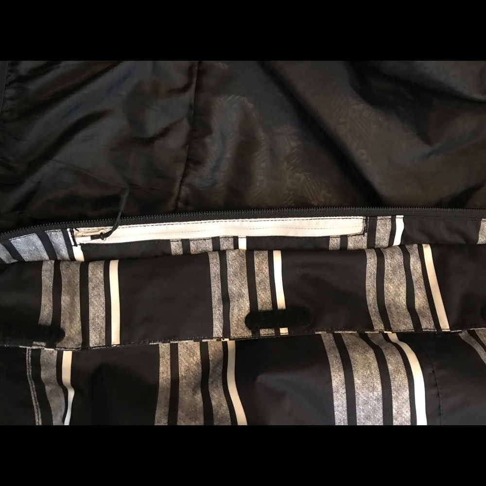 DC Snowboard Jacket - Picture 4 of 4